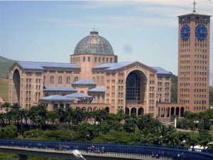 Basilica_Nsa_Sra_Aparecida_01